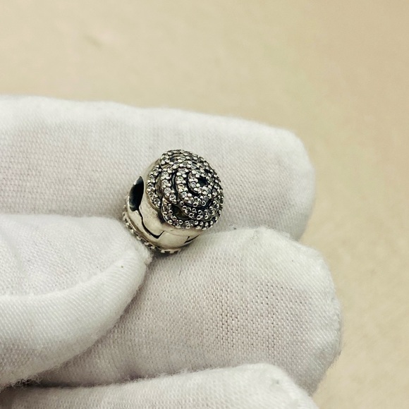 EUC Pandora 791529CZ Sterling Silver Shimmering Rose Clip w/ Clear Zirconia - Picture 4 of 11